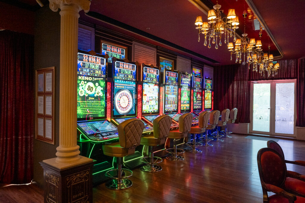 CLUB SEVEN