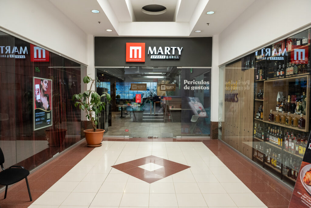 MARTY SPORTS & GRILL
